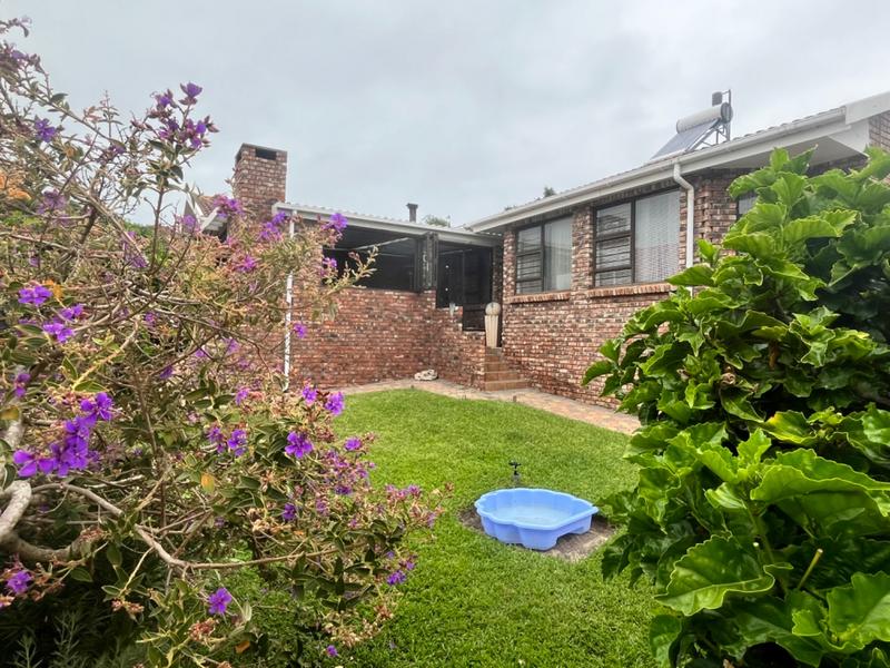4 Bedroom Property for Sale in Fraaiuitsig Western Cape